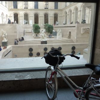 Le Louvre en vélo